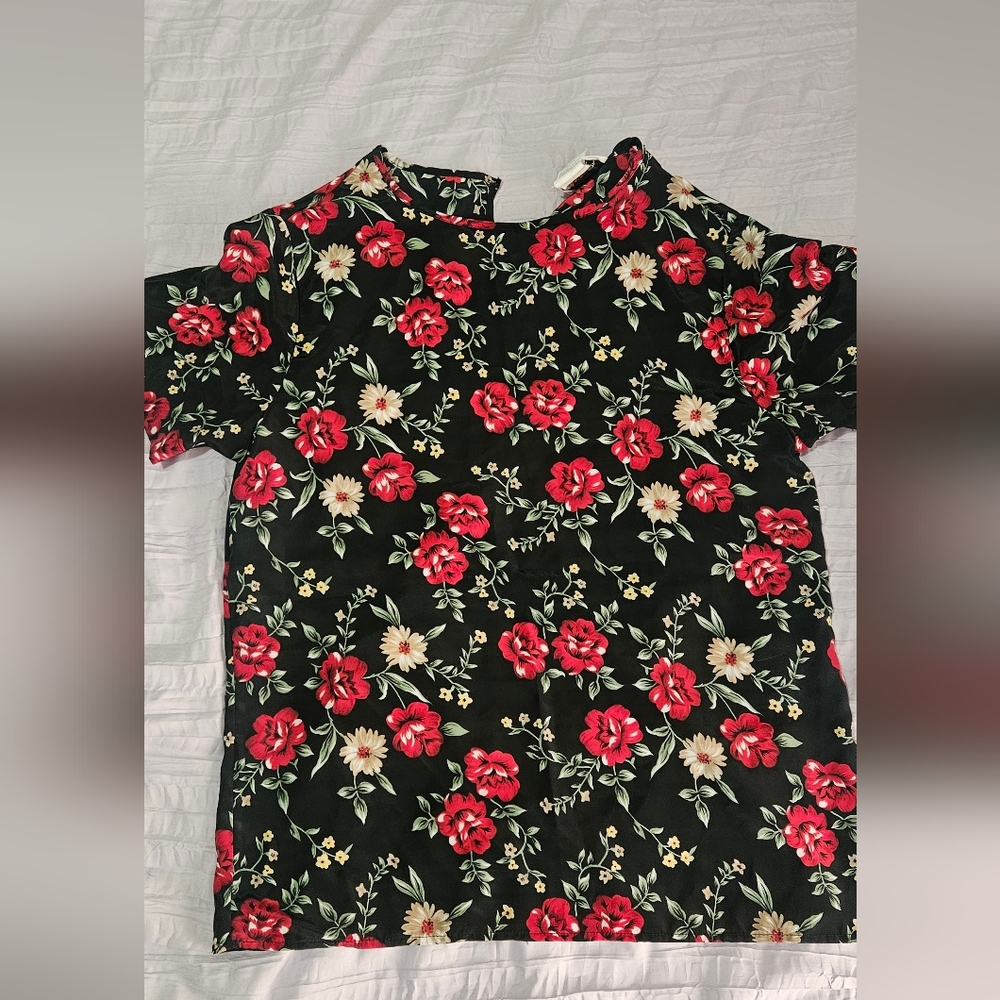 Chic Red and White Short Sleeve Blouse with Peter Pan Collar